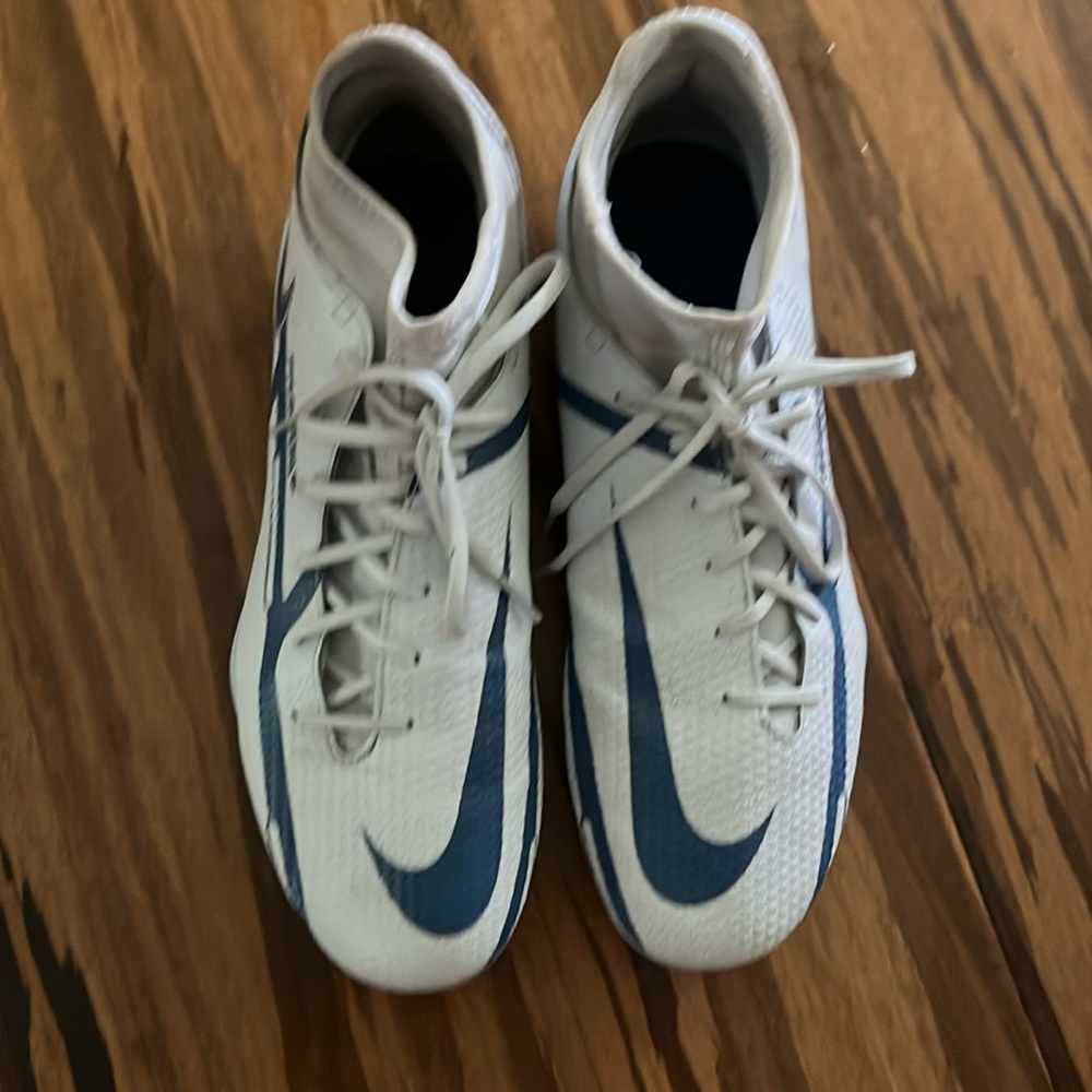Soccer cleats